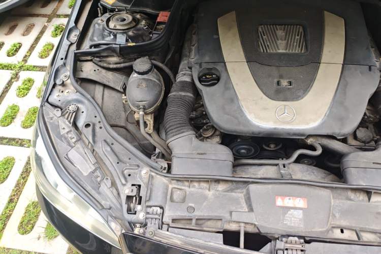 Used Mercedes-Benz E-Class 2014 E 300 L Sport Edition Engine Bay Right