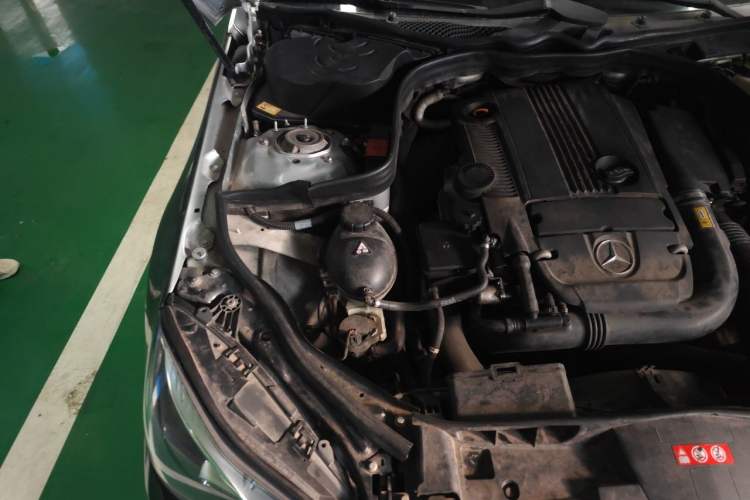 Used Mercedes-Benz E-Class 2014 E 260 L Sport Edition Engine Bay Right