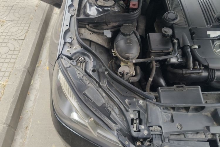 Used Mercedes-Benz E-Class 2014 E 260 L Sport Edition Engine Bay Right