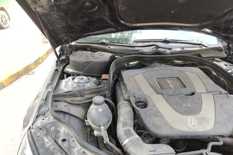 Used Mercedes-Benz E-Class 2014 E 300 L Sport Edition Engine Bay Right
