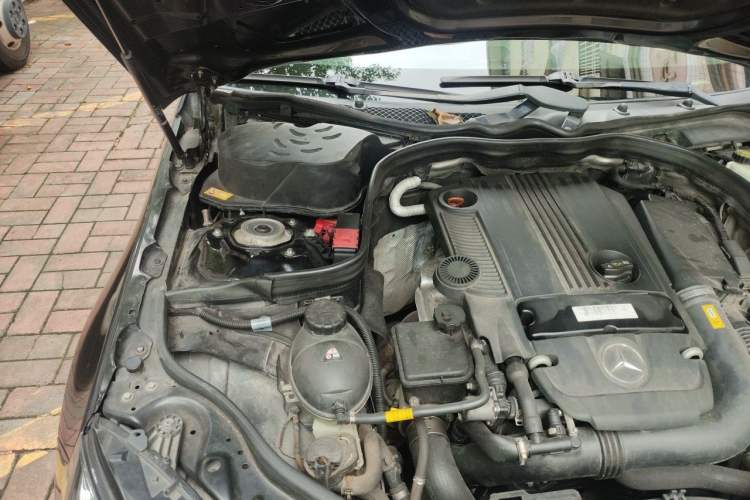 Used Mercedes-Benz E-Class 2014 E 260 L Luxury Model Engine Bay Right