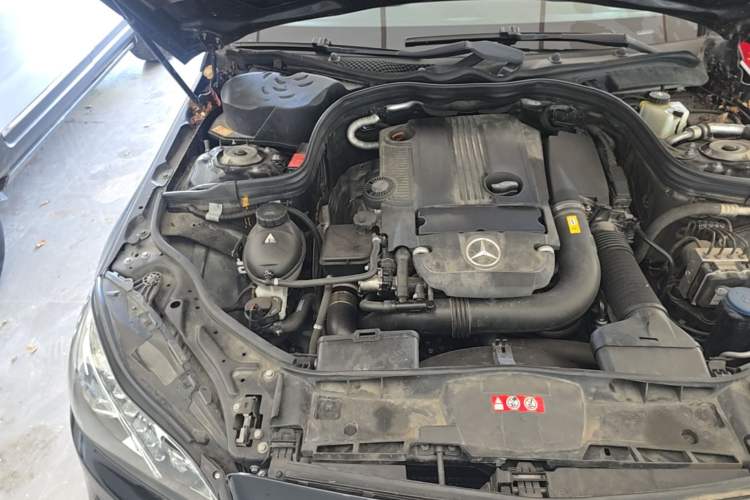 Used Mercedes-Benz E-Class 2014 Revised E 260 L Sport Luxury Edition Engine Bay Right