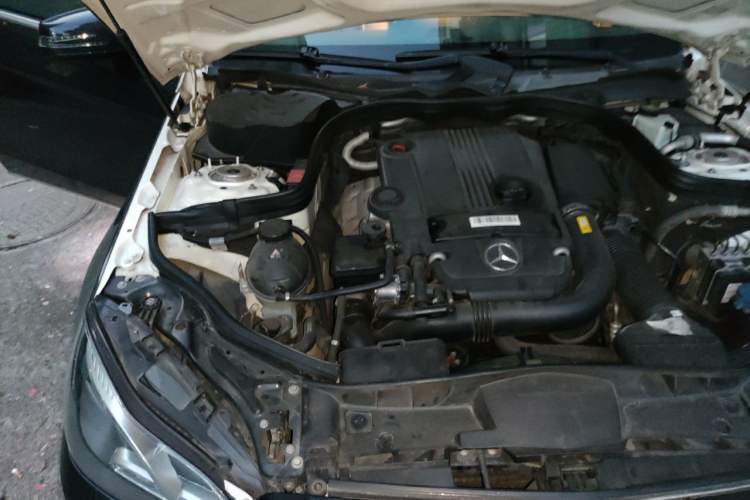 Used Mercedes-Benz E-Class 2014 E 260 L Sport Edition Engine Bay Right