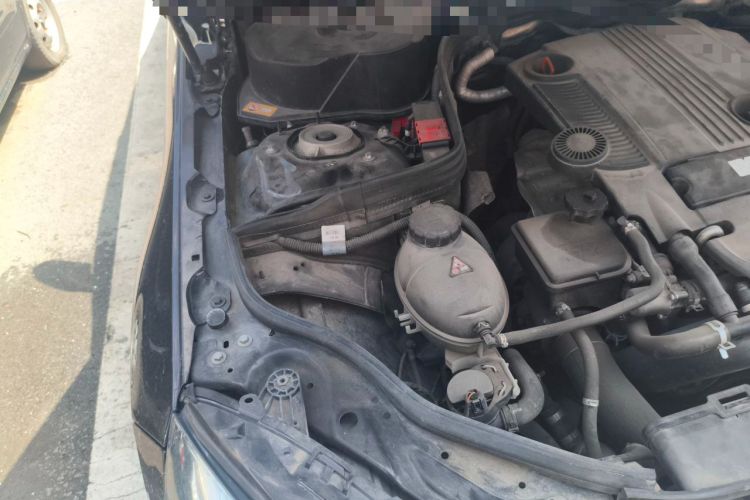 Used Mercedes-Benz E-Class 2014 E 260 L Sport Edition Engine Bay Right