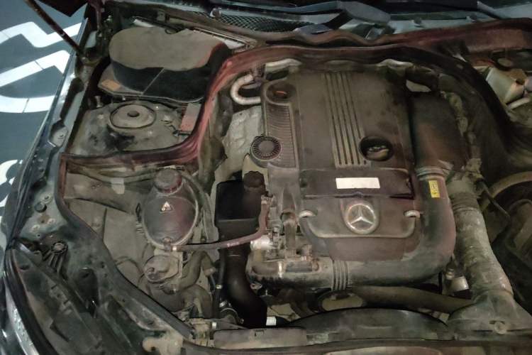 Used Mercedes-Benz E-Class 2014 E 260 L Sport Edition Engine Bay Right