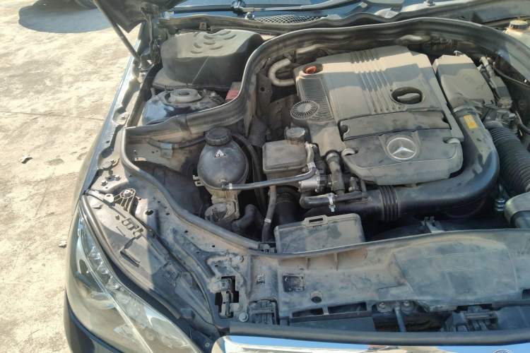 Used Mercedes-Benz E-Class 2014 E 260 L Luxury Model Engine Bay Right
