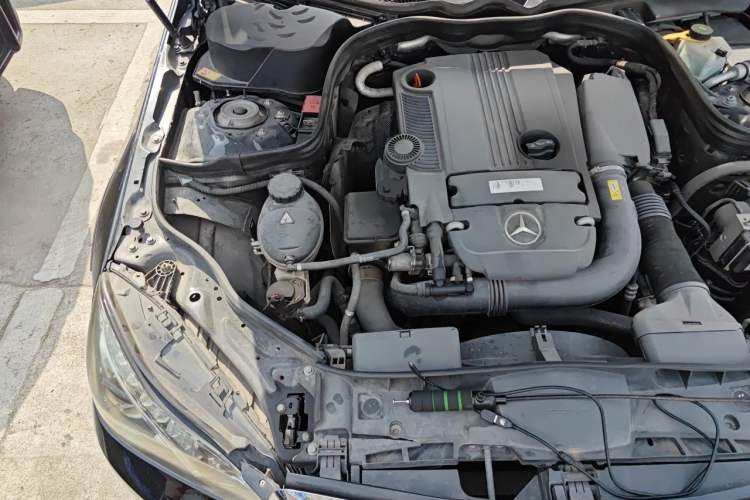 Used Mercedes-Benz E-Class 2014 E 260 L Luxury Model Engine Bay Right