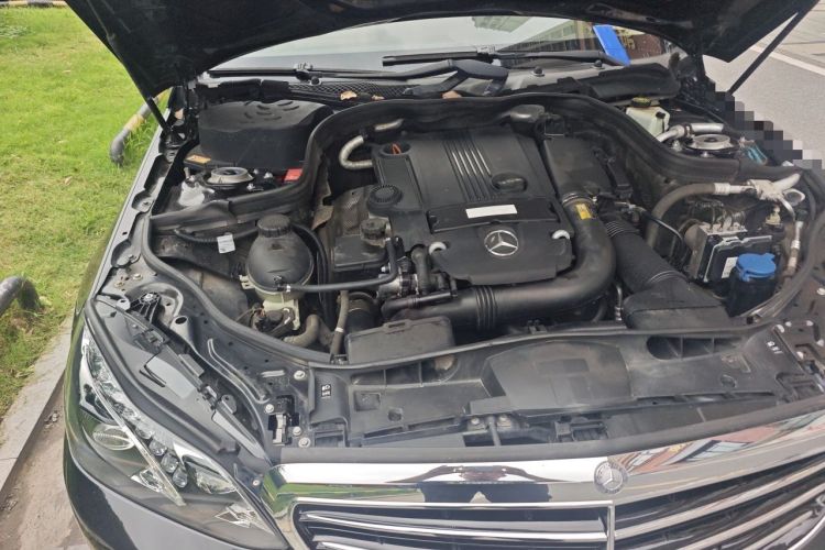 Used Mercedes-Benz E-Class 2014 E 260 L Engine Bay Right