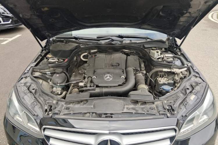 Used Mercedes-Benz E-Class 2014 E 260 L Sport Edition Engine Bay