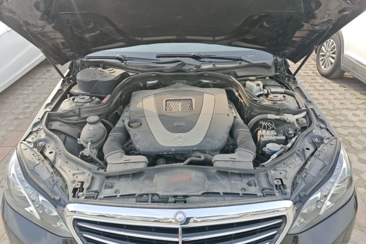 Used Mercedes-Benz E-Class 2014 E 300 L Engine Bay