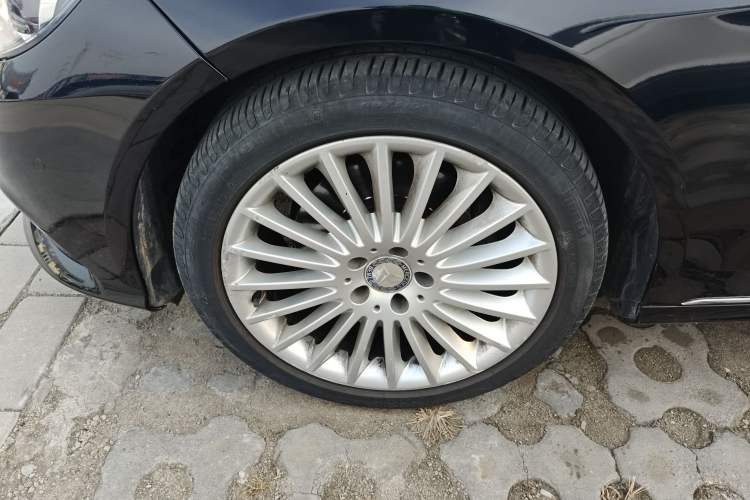 Used Mercedes-Benz E-Class 2014 E 300 L Exterior 7