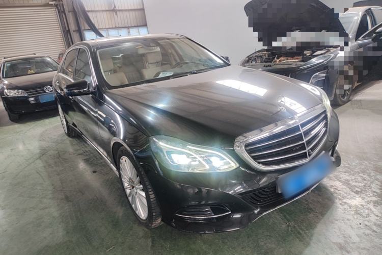 Used Mercedes-Benz E-Class 2014 E 300 L Front Right 45 Deg