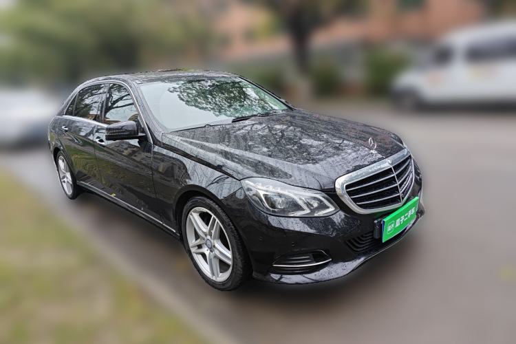 Used Mercedes-Benz E-Class 2014 E 400 L Hybrid Front Right 45 Deg