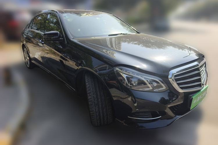 Used Mercedes-Benz E-Class 2014 E 400 L Hybrid Front Right 45 Deg