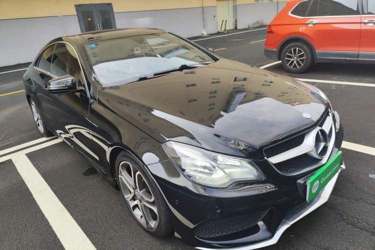 Used Mercedes-Benz E-Class 2014 E 200 Coupe Front Right 45 Deg