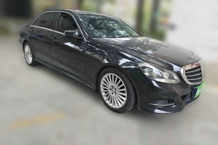 Used Mercedes-Benz E-Class 2014 E 260 L Front Right 45 Deg