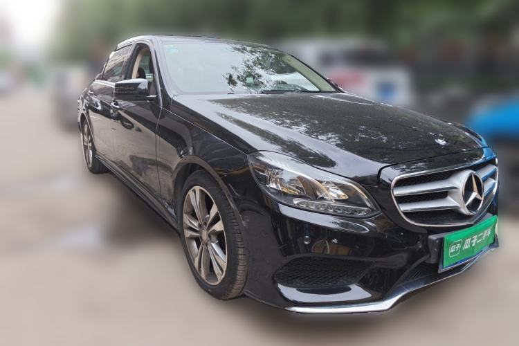 Used Mercedes-Benz E-Class 2014 Restyled E 260 L Sport Edition Front Right 45 Deg