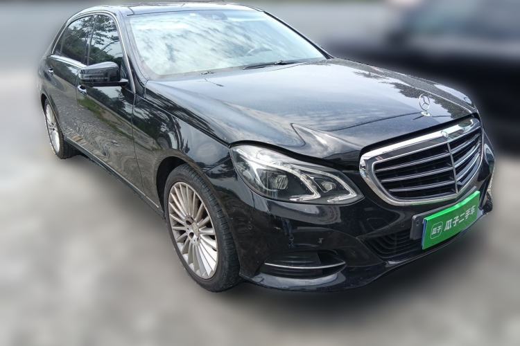 Used Mercedes-Benz E-Class 2014 Facelifted E 260 L Luxury Edition Front Right 45 Deg