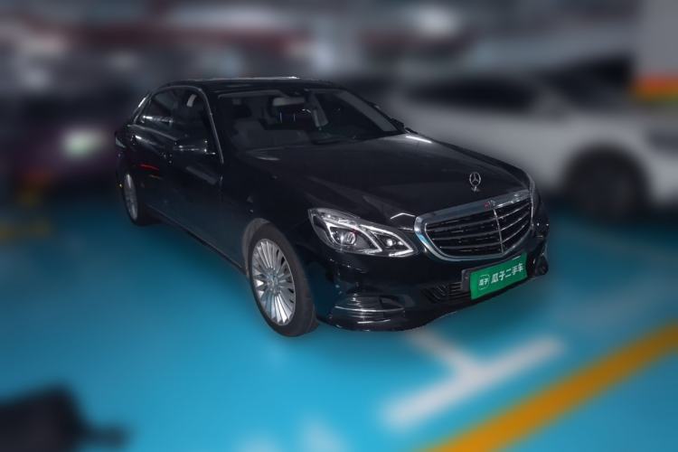 Used Mercedes-Benz E-Class 2014 Facelifted E 260 L Luxury Edition Front Right 45 Deg