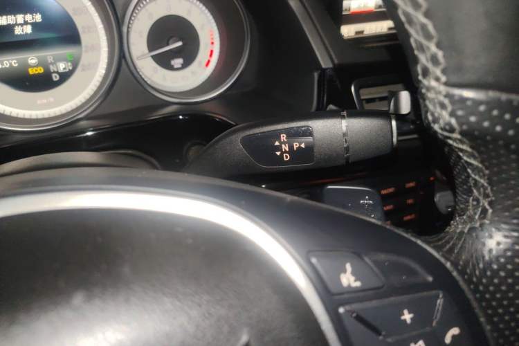 Used Mercedes-Benz E-Class 2014 Restyled E 400 L Sport Luxury Edition Gear Lever