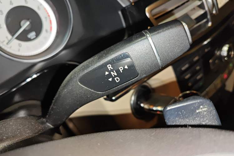 Used Mercedes-Benz E-Class 2014 Restyled E 260 L Sport Edition Gear Lever