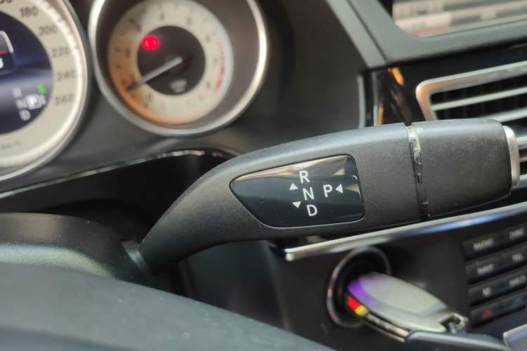 Used Mercedes-Benz E-Class 2014 Restyled E 260 L Sport Edition Gear Lever