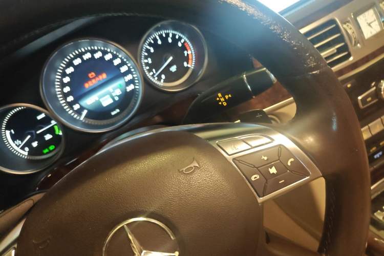 Used Mercedes-Benz E-Class 2014 E 400 L Hybrid Gear Lever