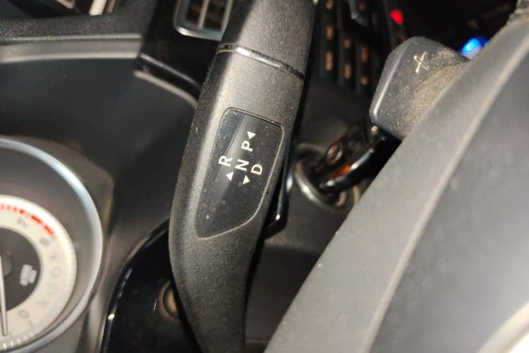 Used Mercedes-Benz E-Class 2014 E 300 L Sport Edition Gear Lever
