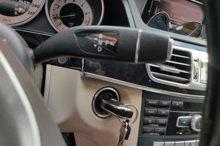 Used Mercedes-Benz E-Class 2014 Restyled E 260 L Sport Edition Gear Lever