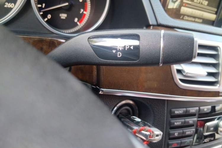 Used Mercedes-Benz E-Class 2014 Facelift E 300 L Gear Lever