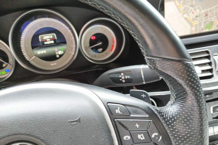 Used Mercedes-Benz E-Class 2014 Restyled E 300 L Sport Edition Gear Lever