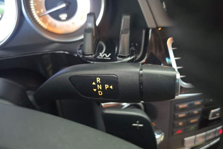 Used Mercedes-Benz E-Class 2014 Revised E 260 L Sport Luxury Edition Gear Lever