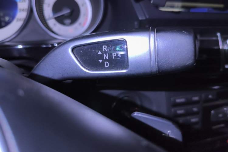 Used Mercedes-Benz E-Class 2014 Restyled E 260 L Sport Edition Gear Lever