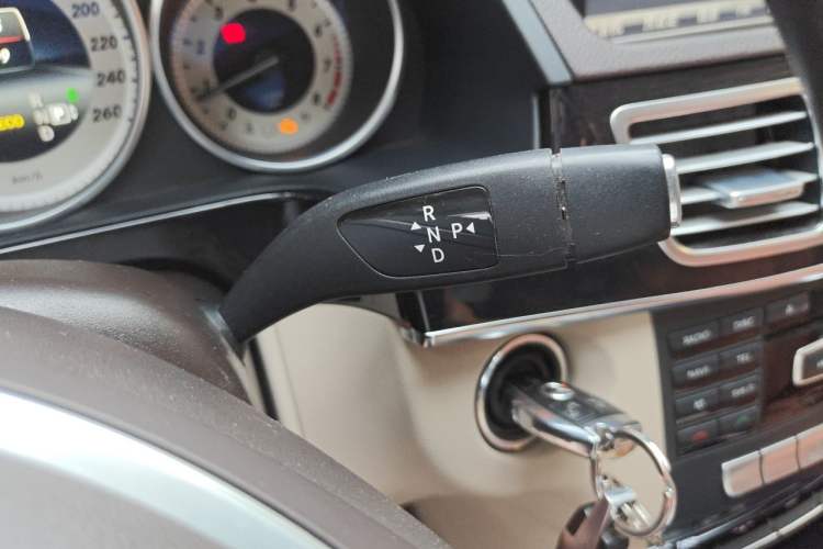 Used Mercedes-Benz E-Class 2014 Restyled E 260 L Sport Edition Gear Lever