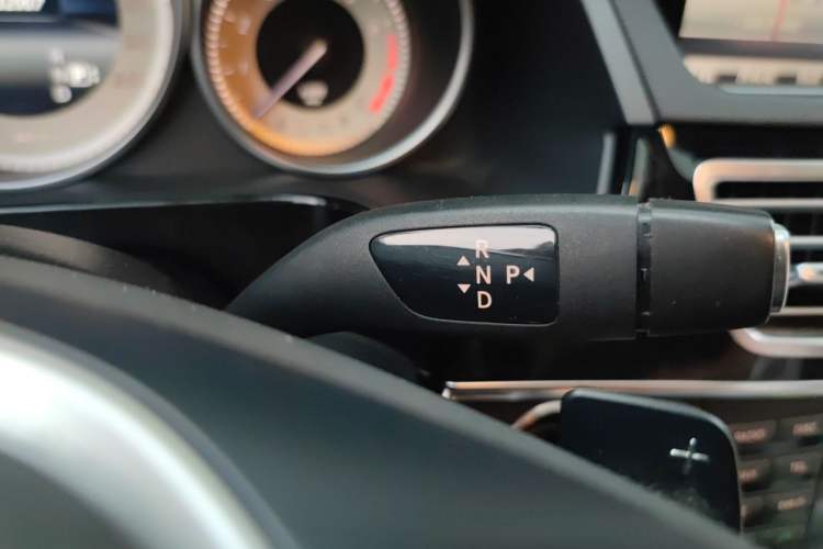 Used Mercedes-Benz E-Class 2014 Restyled E 260 L Sport Edition Gear Lever