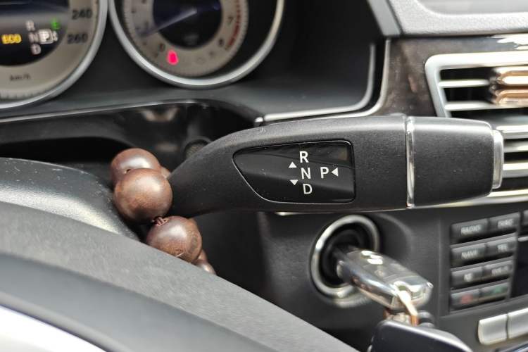 Used Mercedes-Benz E-Class 2014 Restyled E 260 L Sport Edition Gear Lever