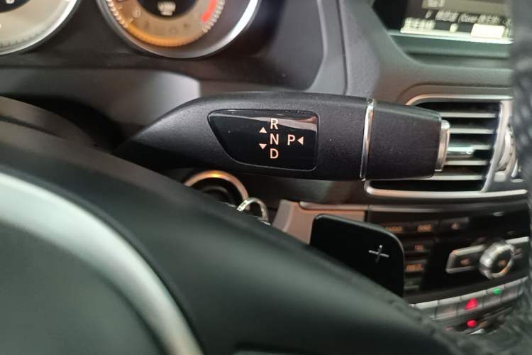 Used Mercedes-Benz E-Class 2014 E 200 Coupe Gear Lever