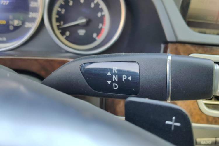 Used Mercedes-Benz E-Class 2014 E 260 L Luxury Model Gear Lever