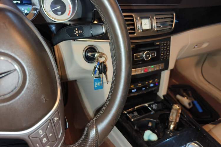 Used Mercedes-Benz E-Class 2014 E 260 L Sport Edition Gear Lever
