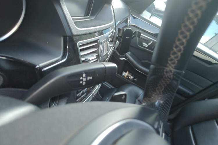 Used Mercedes-Benz E-Class 2014 E 260 L Sport Edition Gear Lever