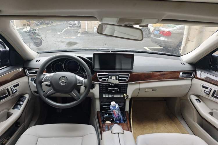 Used Mercedes-Benz E-Class 2014 E 260 L Luxury Model Headliner
