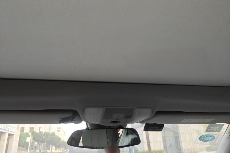 Used Mercedes-Benz E-Class 2014 Facelifted E 260 L Luxury Edition Headliner