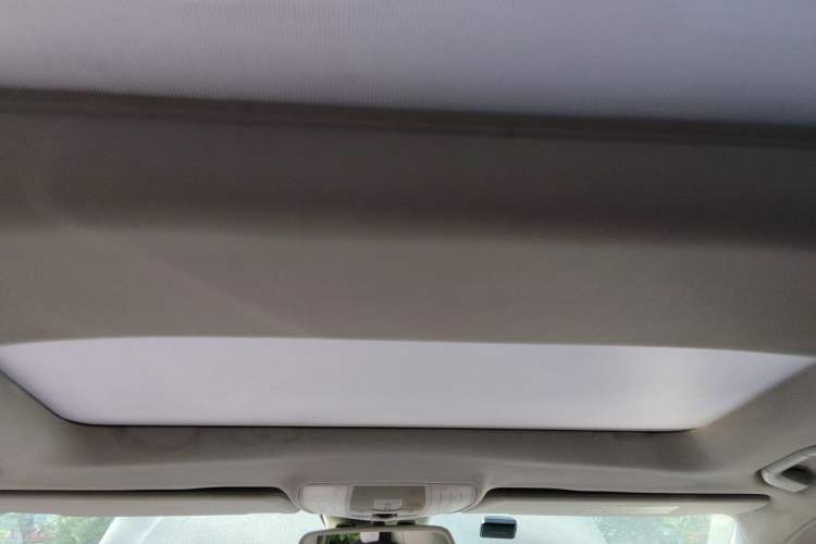 Used Mercedes-Benz E-Class 2014 E 260 L Sport Luxury Model Headliner