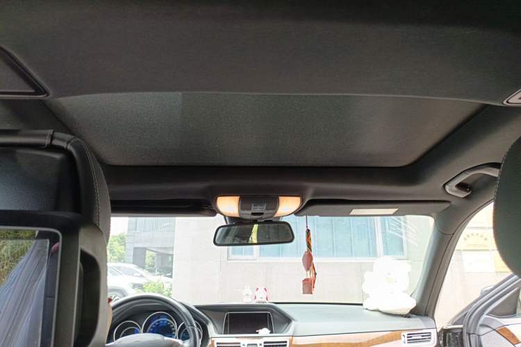 Used Mercedes-Benz E-Class 2014 E 260 L Headliner