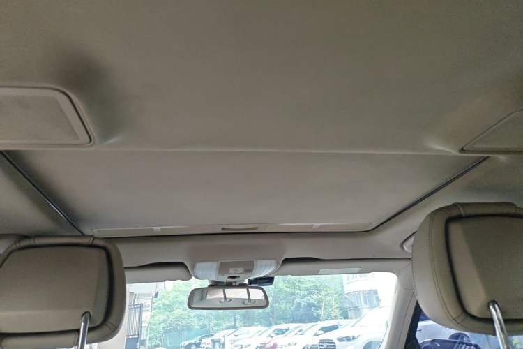Used Mercedes-Benz E-Class 2014 E 260 L Headliner