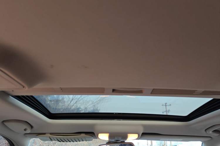 Used Mercedes-Benz E-Class 2014 Restyled E 260 L Sport Edition Headliner