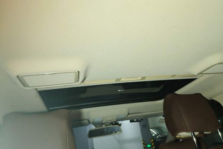 Used Mercedes-Benz E-Class 2014 Restyled E 260 L Sport Edition Headliner