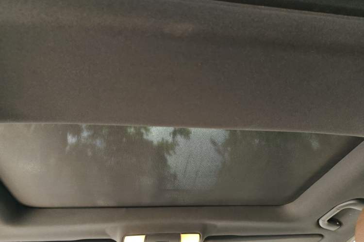 Used Mercedes-Benz E-Class 2014 Facelift E 300 L Headliner