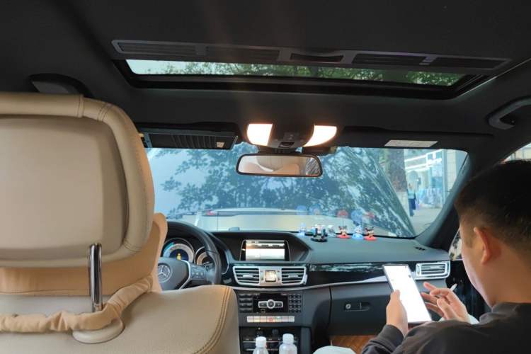 Used Mercedes-Benz E-Class 2014 Restyled E 260 L Sport Edition Headliner