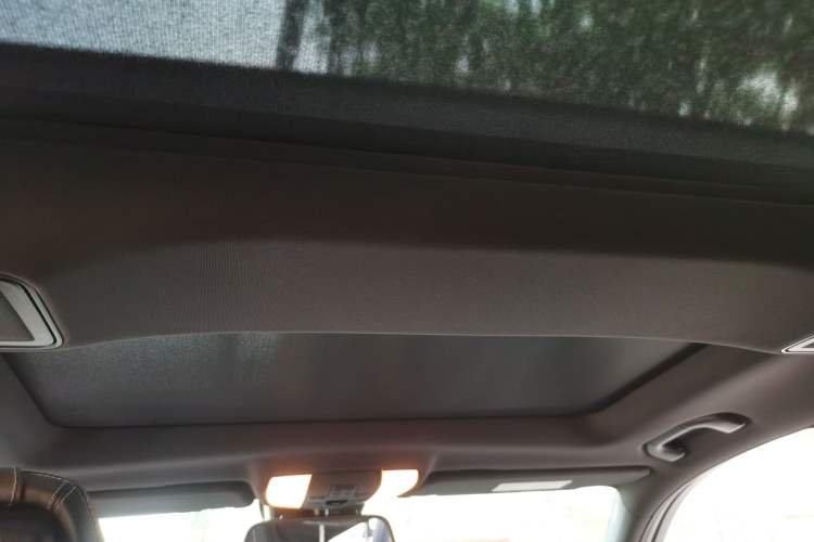 Used Mercedes-Benz E-Class 2014 E 260 L Luxury Model Headliner